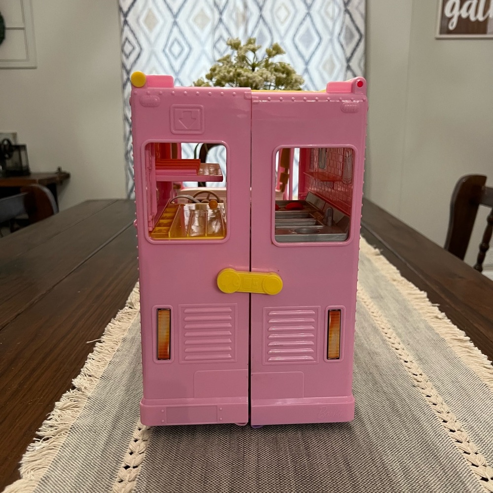 Barbie 2020 Lemonade Truck Playset Kids Toy EUC - Picture 4 of 11
